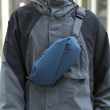 Load image into Gallery viewer, Men's Waterproof Waist Bag - Image 3