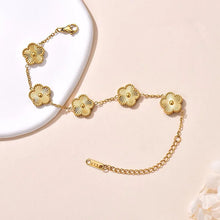 Load image into Gallery viewer, Clover Charm Bracelet - Image 3