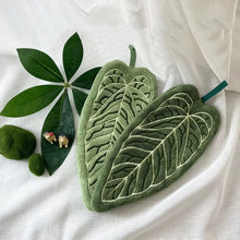 Load image into Gallery viewer, Tropical Leaf Hand Towel - Image 4
