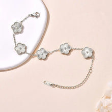Load image into Gallery viewer, Clover Charm Bracelet - Image 2

