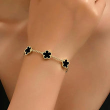 Load image into Gallery viewer, Clover Charm Bracelet - Image 1
